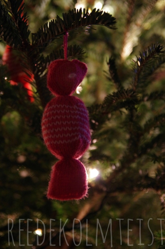Knitted Christmas Candy, reedekolmteist